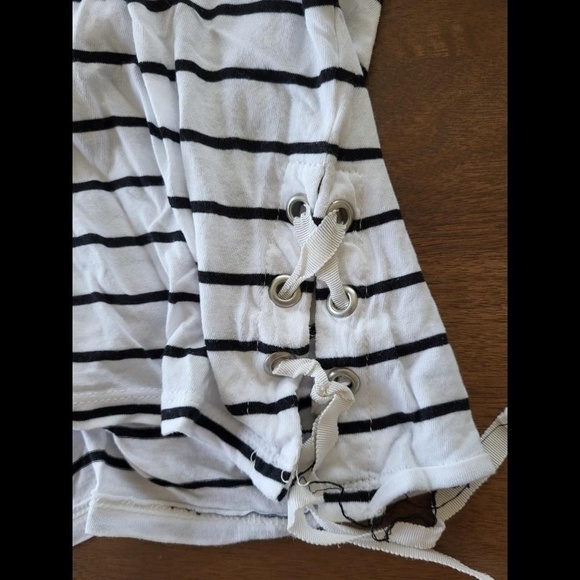 T-shirt - Picture 4 of 4